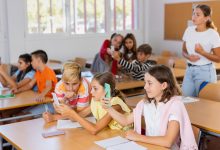 Poland wants to ban phones and smartwatches in schools