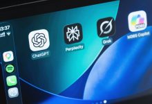Which major chatbot apps work with CarPlay?