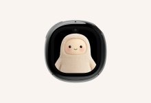 Meta put Muse in a Tamagotchi like 'Charm' device