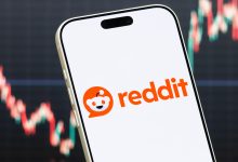 Reddit will force users to log in as AI is killing search traffic